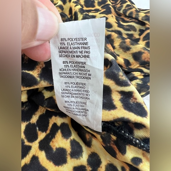 NWT: PRETTYLITTLETHING Leopard Puff Sleeve Strapless Bikini Top - Picture 7 of 10